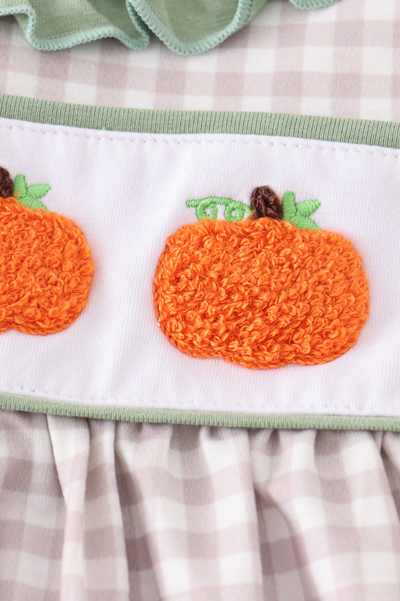 Green plaid french knot pumpkin set