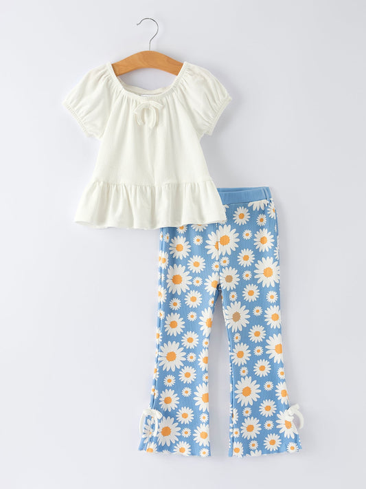 White Top And Daisy-Print Flared Pants Girl's Spring Outfit
