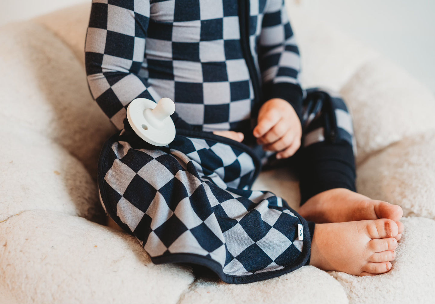 CHARCOAL CHECKERS DREAM LOVEY